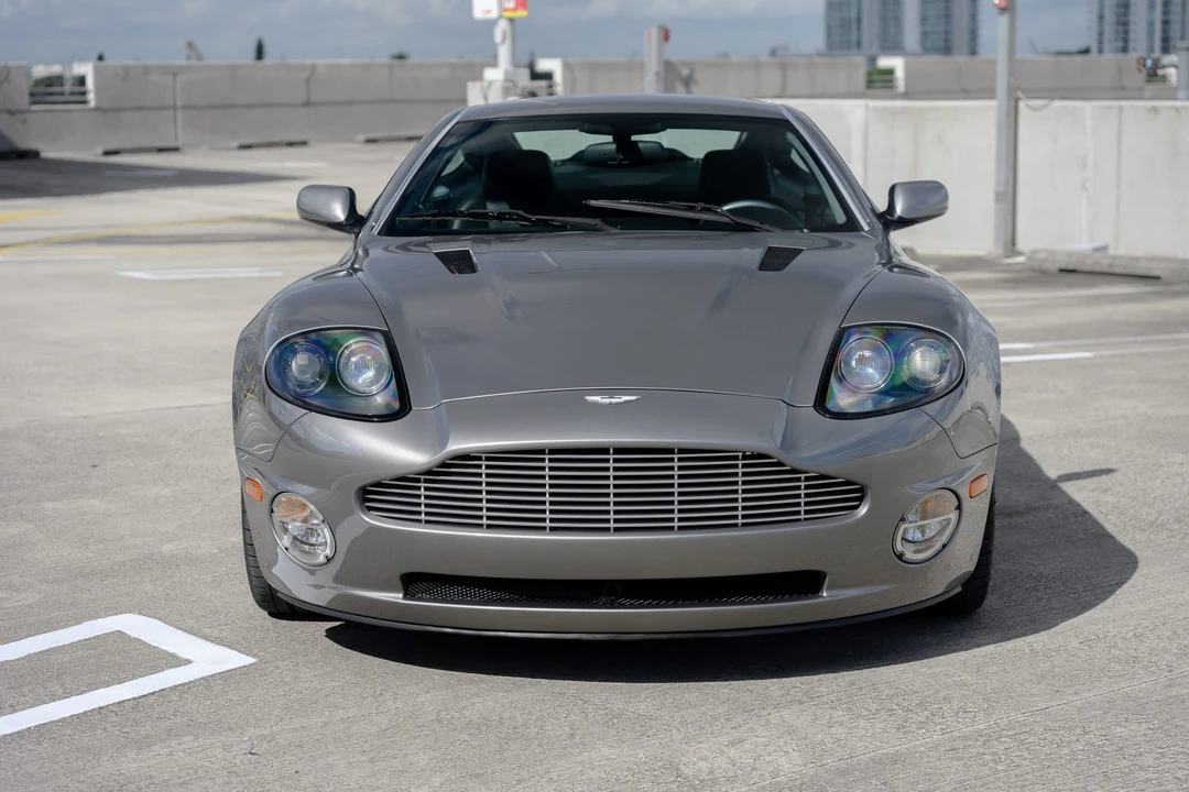 2002 Aston Martin Vanquish 1st Gen - Image 25 of 31