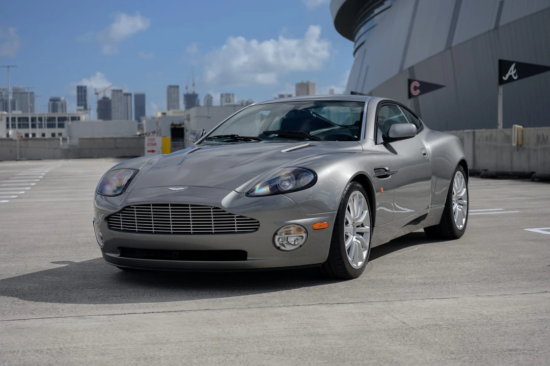 2002 Aston Martin Vanquish 1st Gen - Image 28 of 31