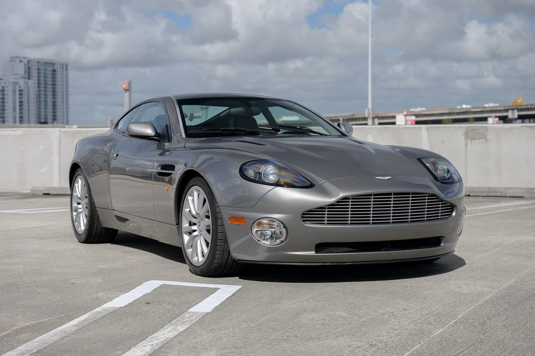 2002 Aston Martin Vanquish 1st Gen - Image 8 of 31