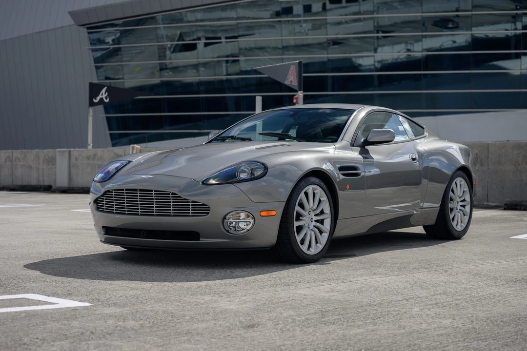 2002 Aston Martin Vanquish 1st Gen - Image 10 of 31