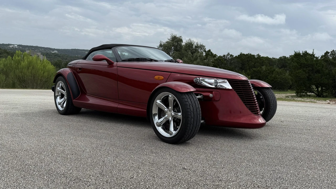 2002 Plymouth Prowler - Image 15 of 31