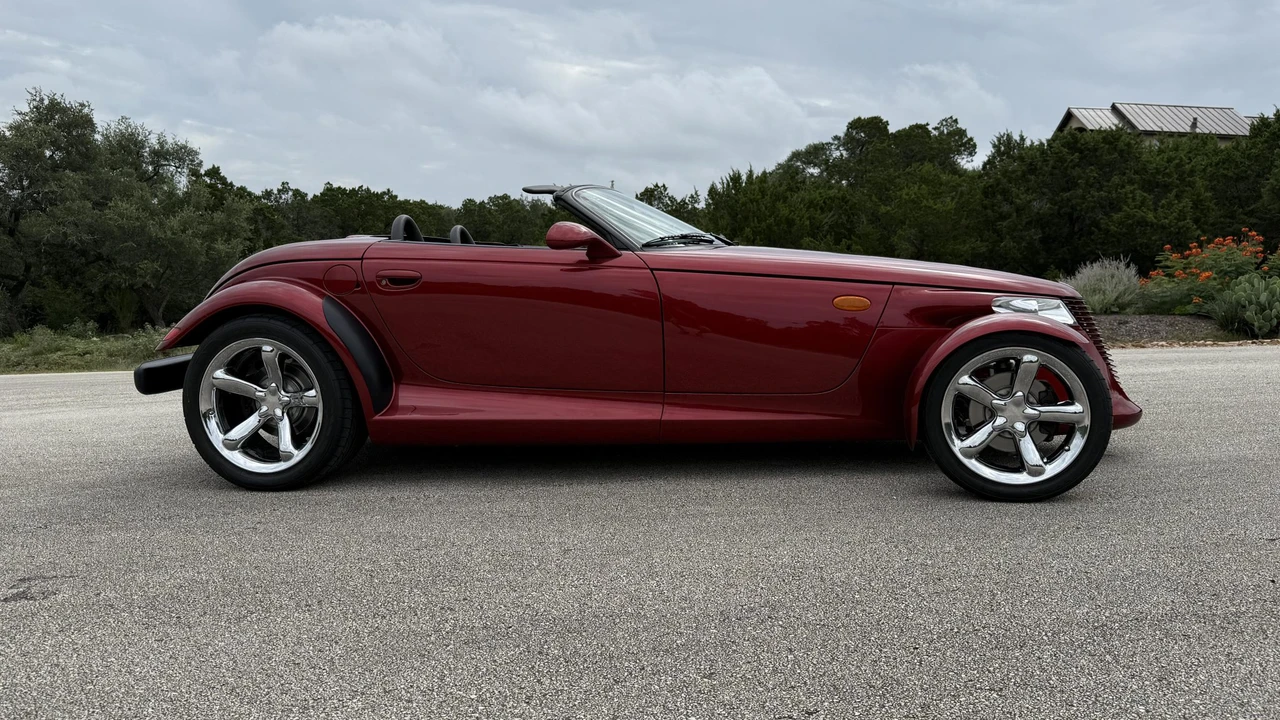 2002 Plymouth Prowler - Image 7 of 31