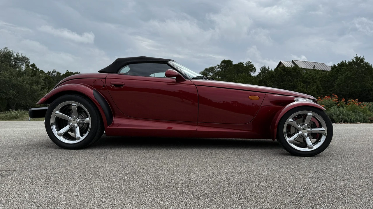 2002 Plymouth Prowler - Image 16 of 31