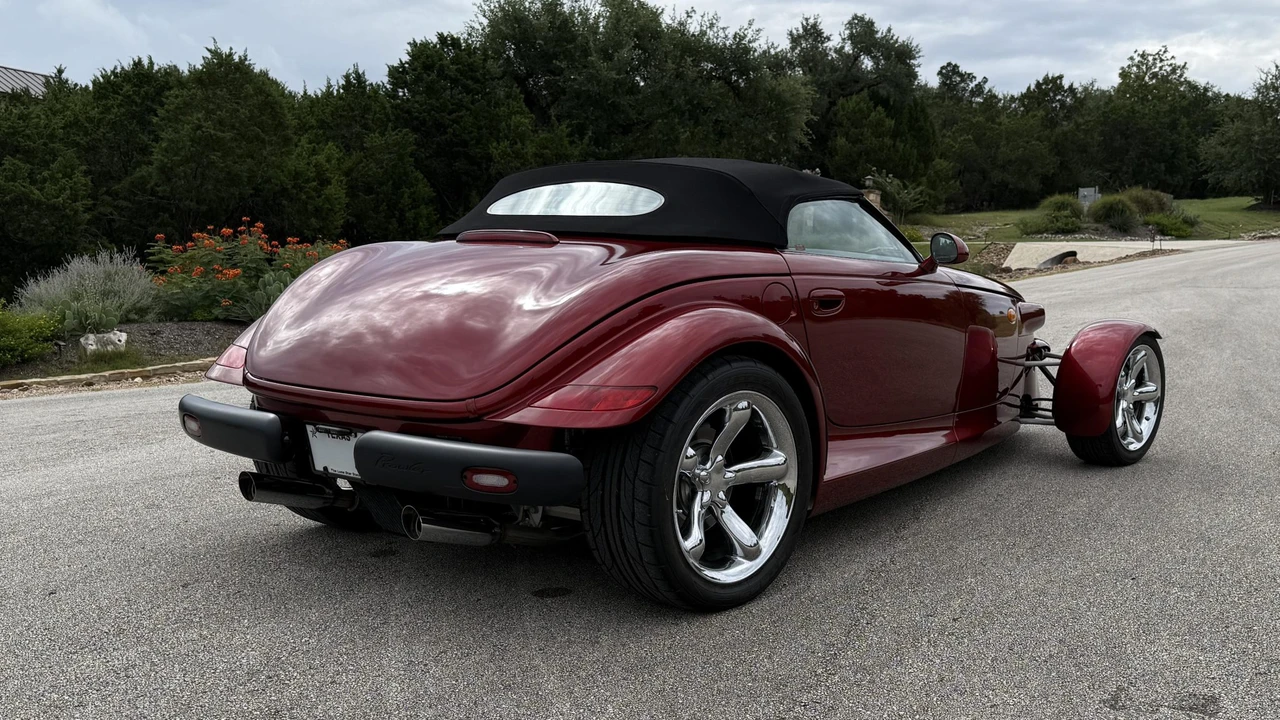 2002 Plymouth Prowler - Image 17 of 31