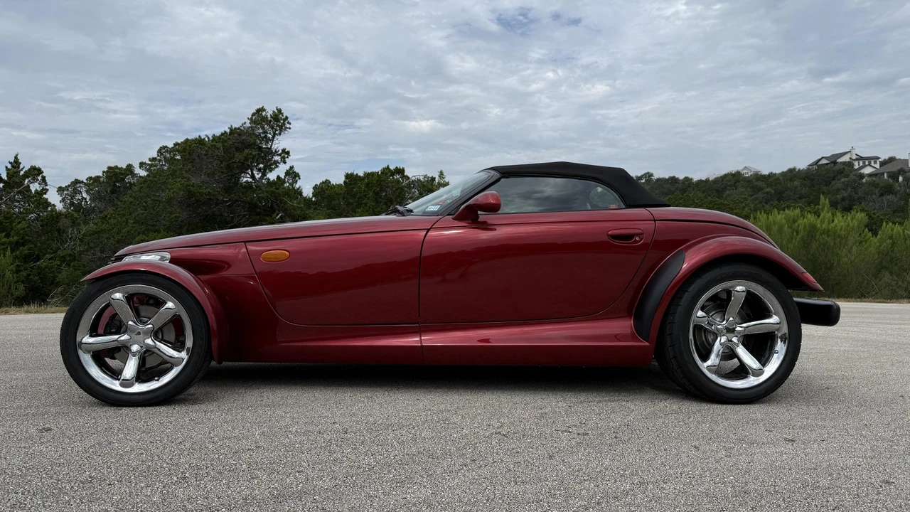 2002 Plymouth Prowler - Image 20 of 31