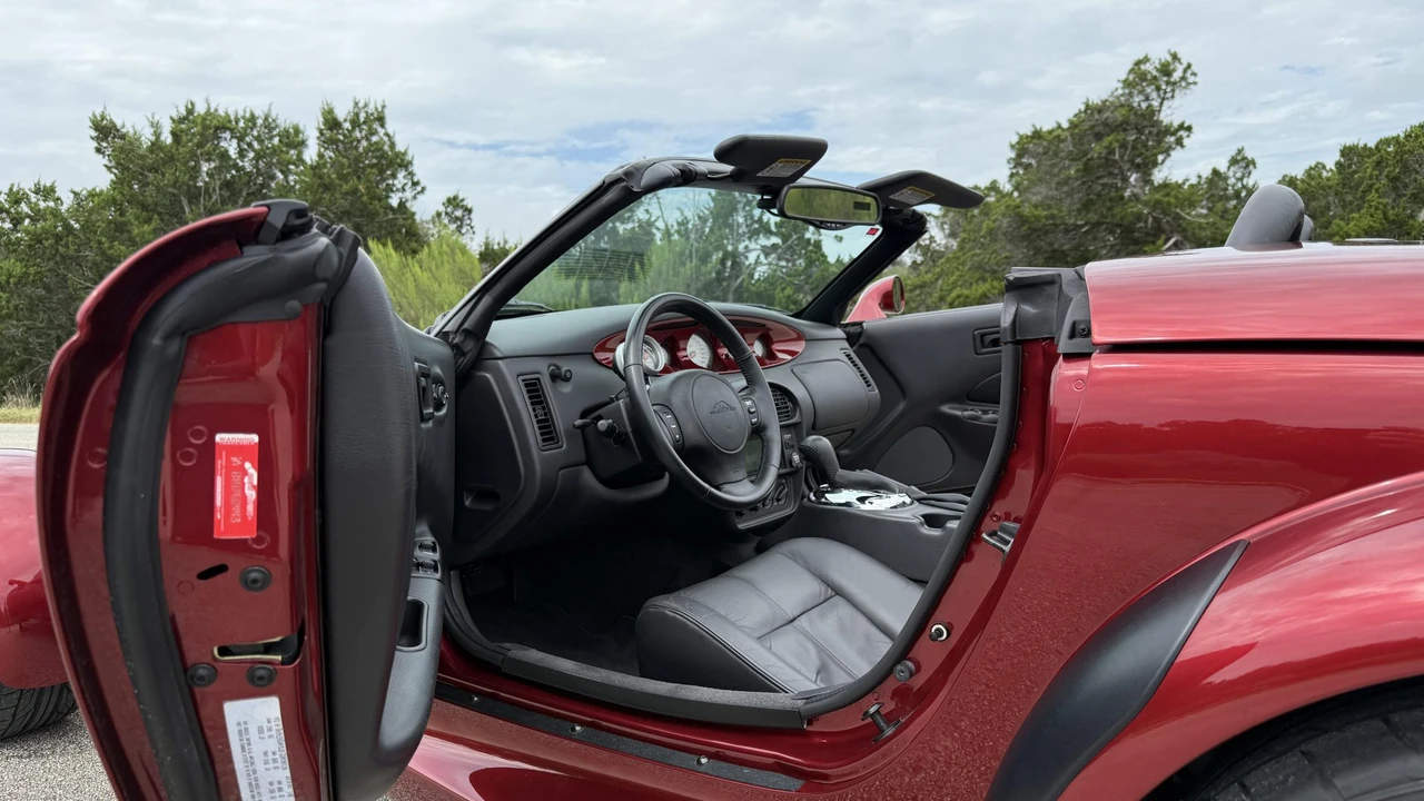 2002 Plymouth Prowler - Image 27 of 31