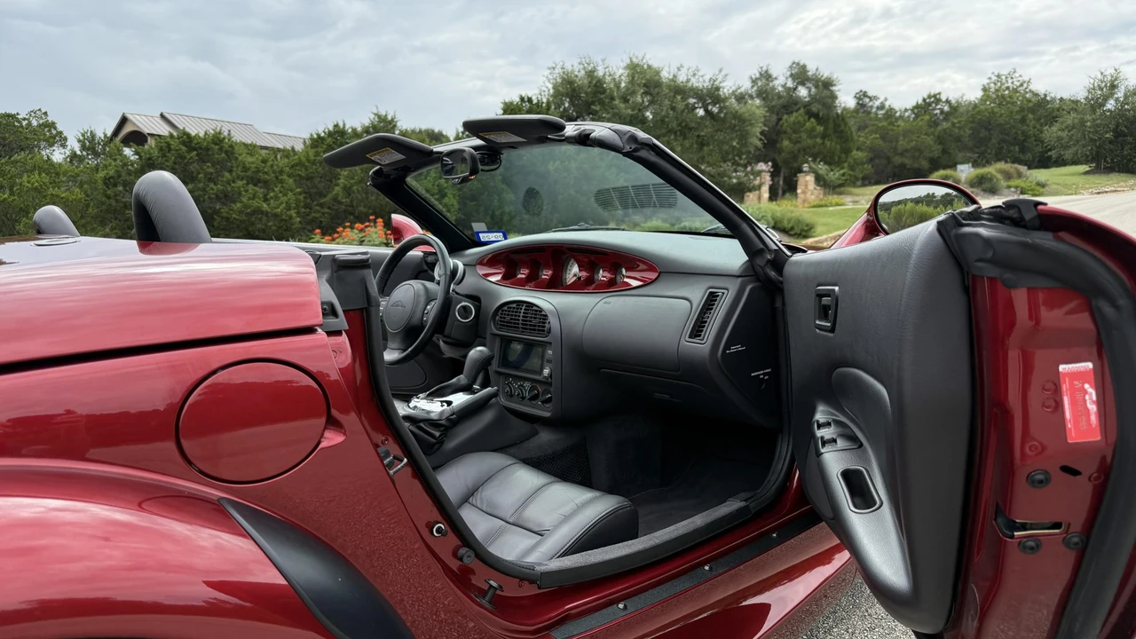 2002 Plymouth Prowler - Image 30 of 31