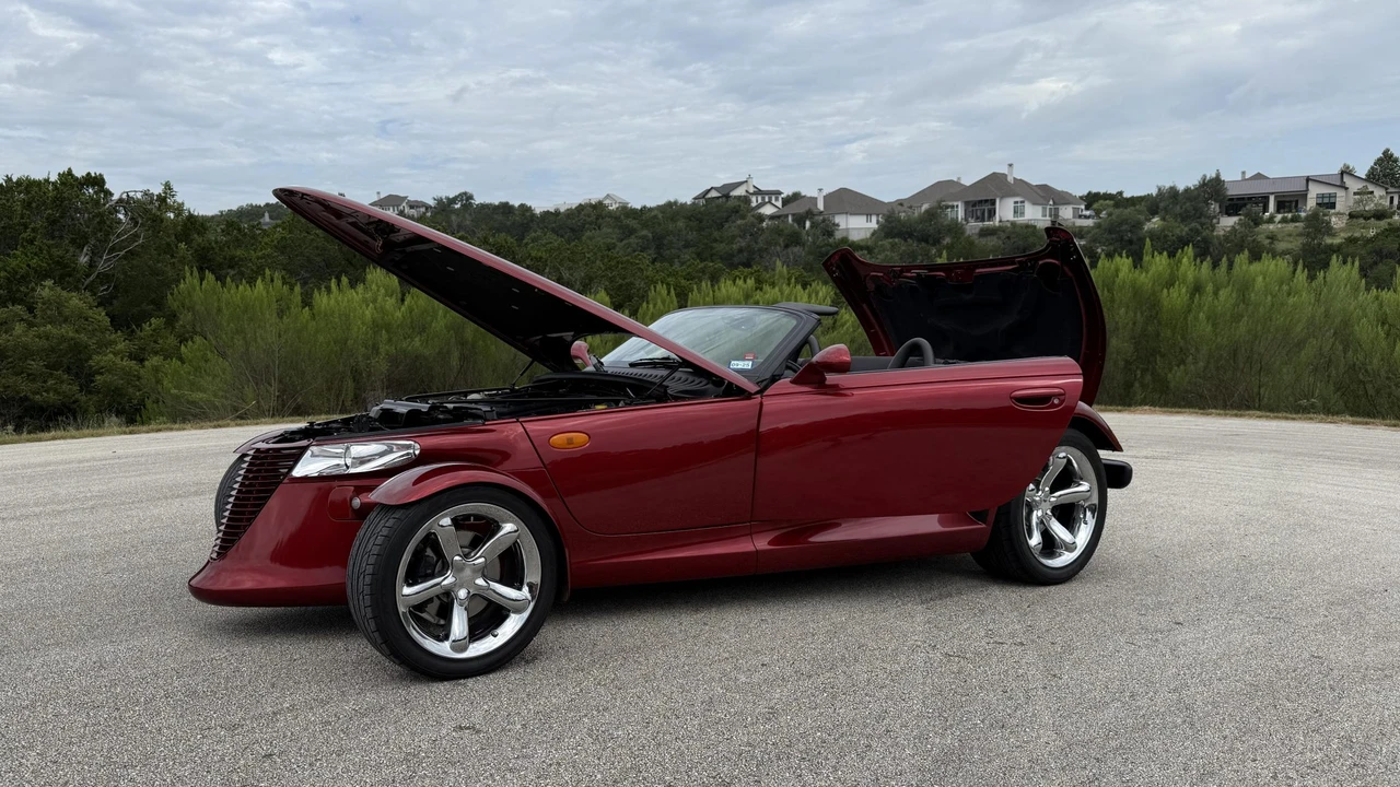 2002 Plymouth Prowler - Image 21 of 31