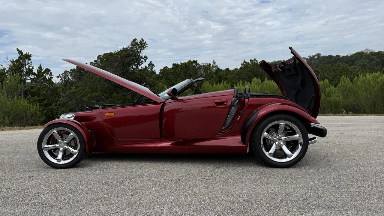 2002 Plymouth Prowler - Image 23 of 31