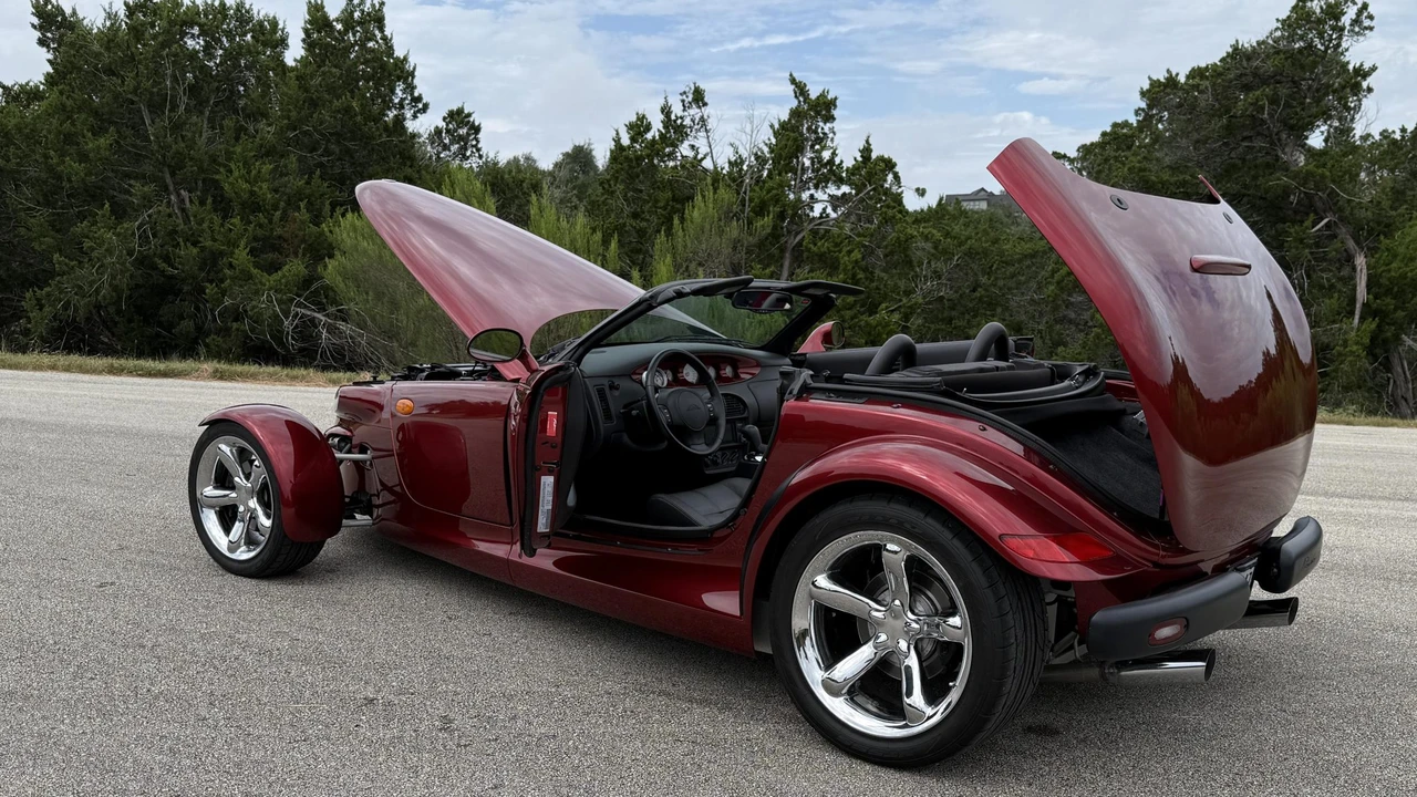 2002 Plymouth Prowler - Image 22 of 31