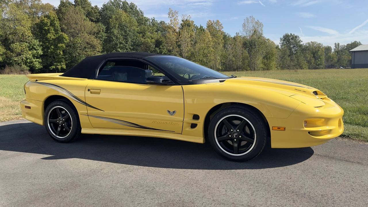 2002 Pontiac Firebird Trans Am 4th Gen - Image 11 of 31