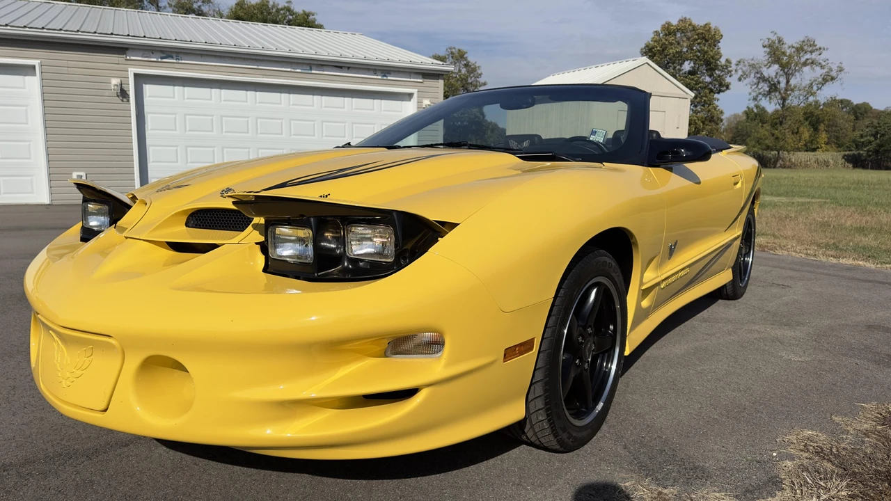 2002 Pontiac Firebird Trans Am 4th Gen - Image 2 of 31