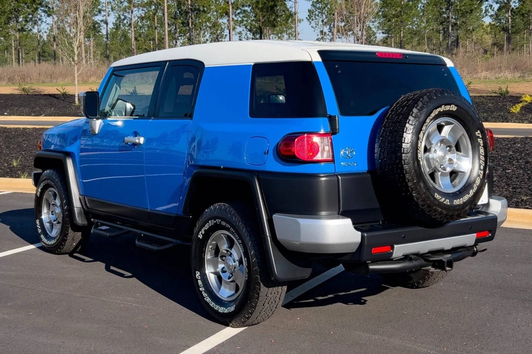 2008 Toyota FJ Cruiser - Image 2 of 7