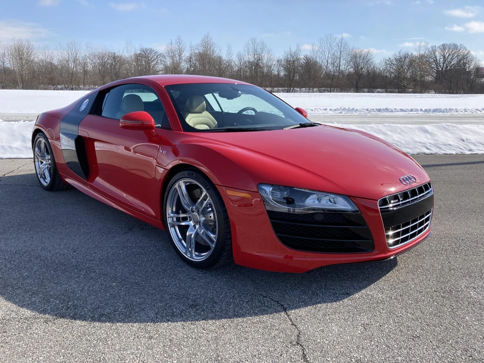 2010 Audi 42 R8 - Image 8 of 31