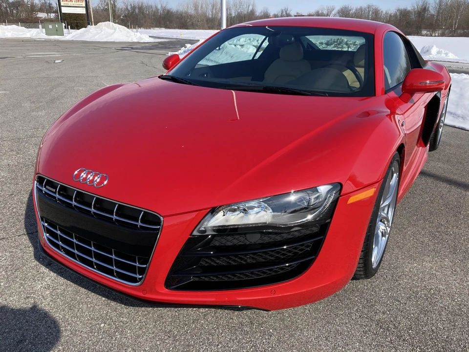 2010 Audi 42 R8 - Image 2 of 31