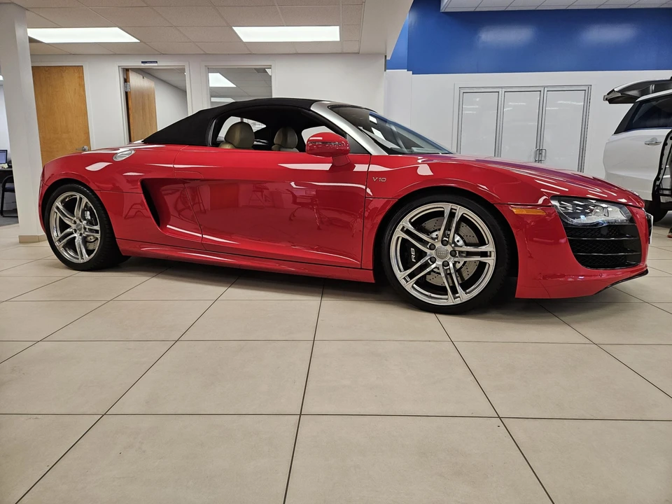 2011 Audi 42 R8 - Image 7 of 31