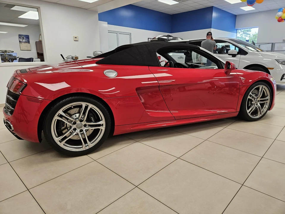 2011 Audi 42 R8 - Image 8 of 31