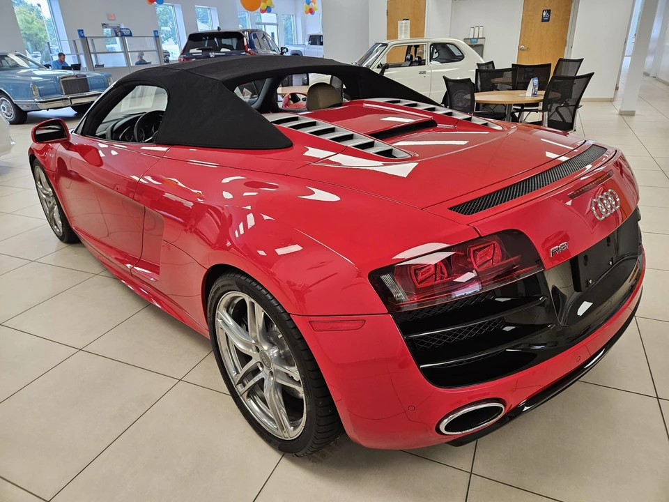 2011 Audi 42 R8 - Image 15 of 31