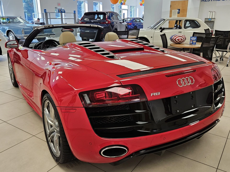 2011 Audi 42 R8 - Image 27 of 31