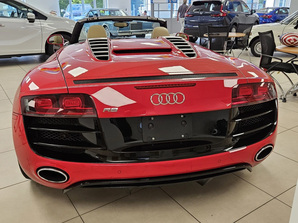 2011 Audi 42 R8 - Image 26 of 31