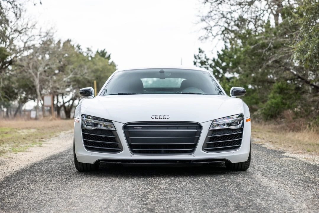 2014 Audi 42 R8 - Image 6 of 31
