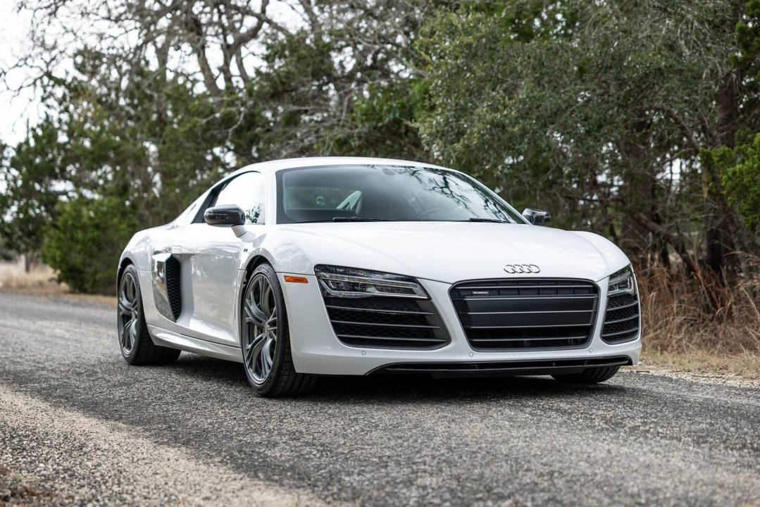 2014 Audi 42 R8 - Image 9 of 31