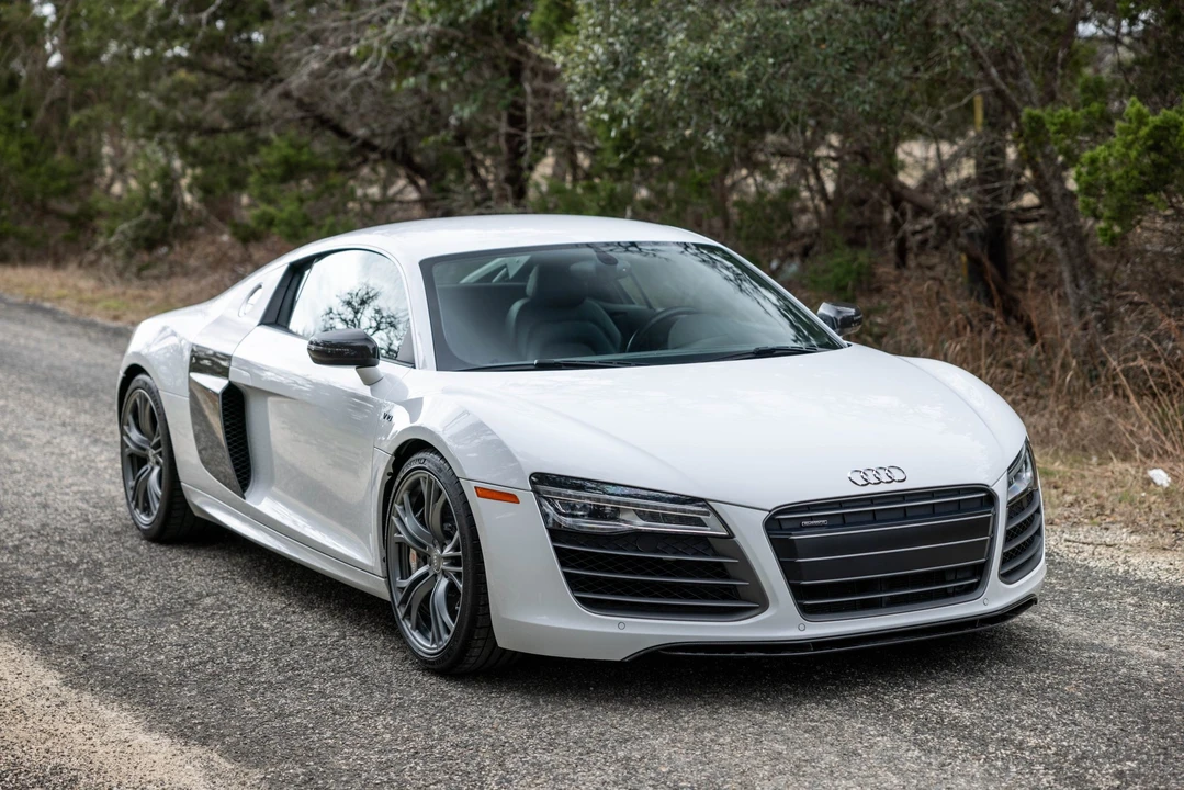 2014 Audi 42 R8 - Image 7 of 31