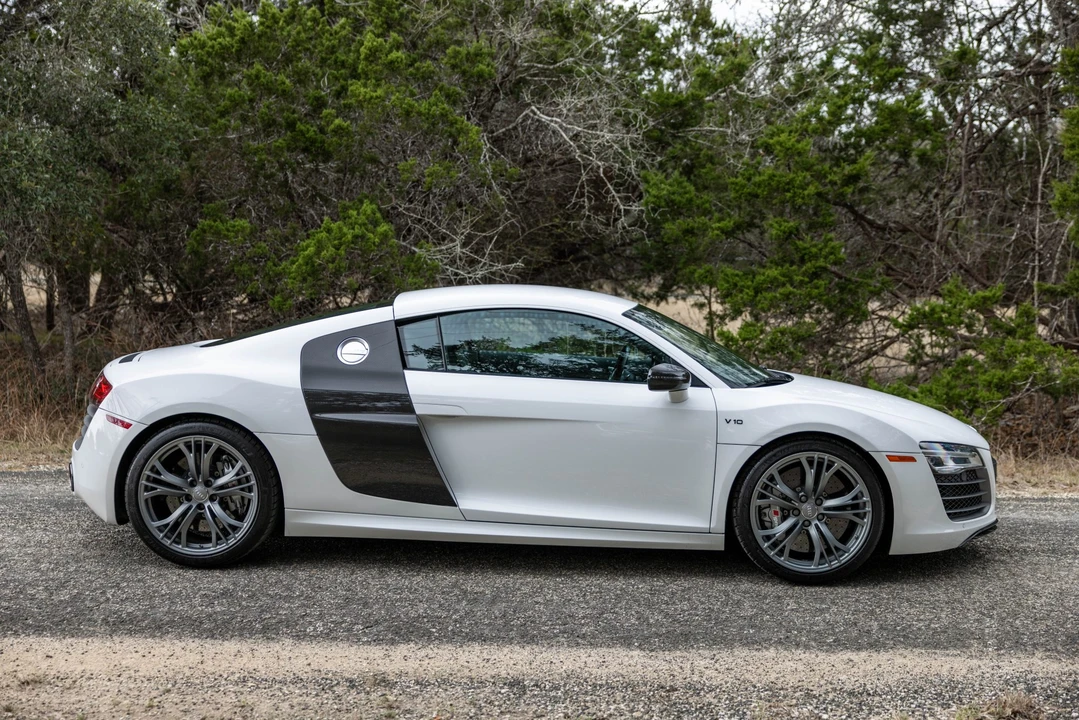 2014 Audi 42 R8 - Image 11 of 31