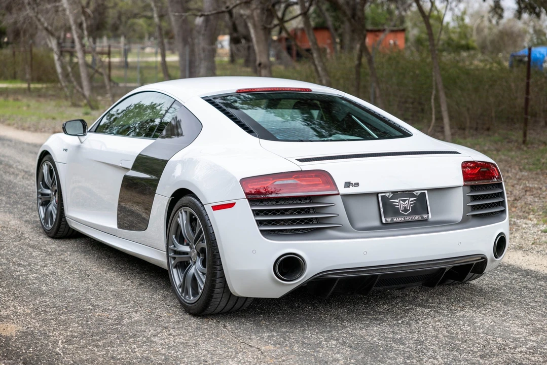 2014 Audi 42 R8 - Image 16 of 31
