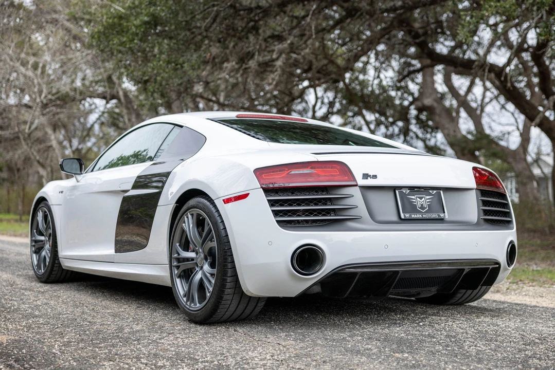 2014 Audi 42 R8 - Image 17 of 31