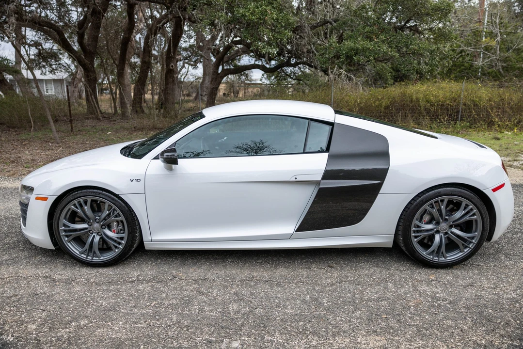 2014 Audi 42 R8 - Image 18 of 31