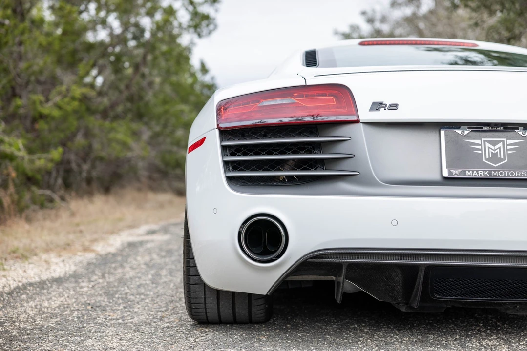 2014 Audi 42 R8 - Image 28 of 31