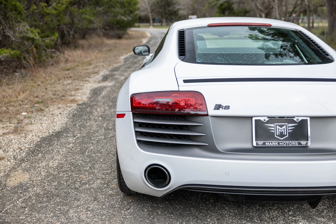 2014 Audi 42 R8 - Image 26 of 31
