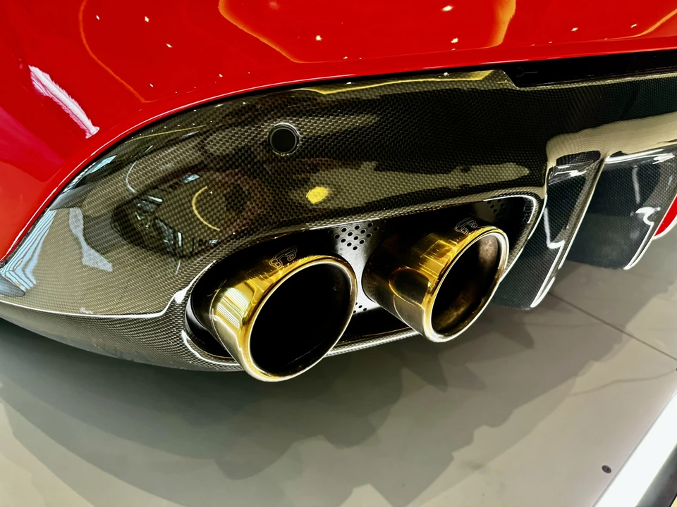 2015 Ferrari F12berlinetta - Image 16 of 31