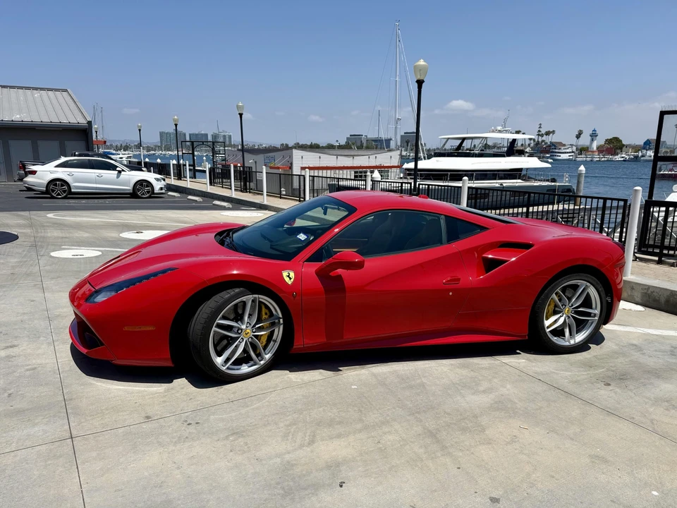2016 Ferrari 488 GTB - Image 2 of 31