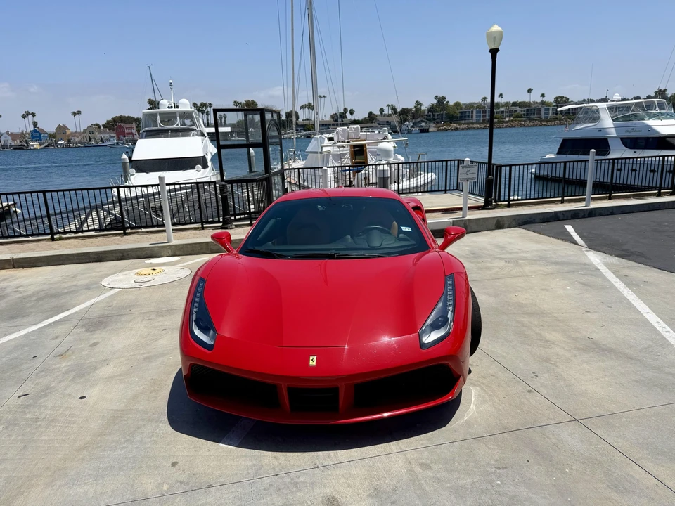 2016 Ferrari 488 GTB - Image 10 of 31