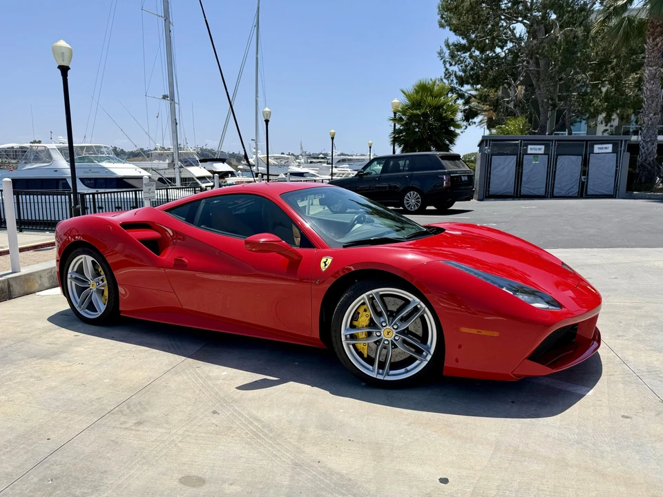 2016 Ferrari 488 GTB - Image 7 of 31