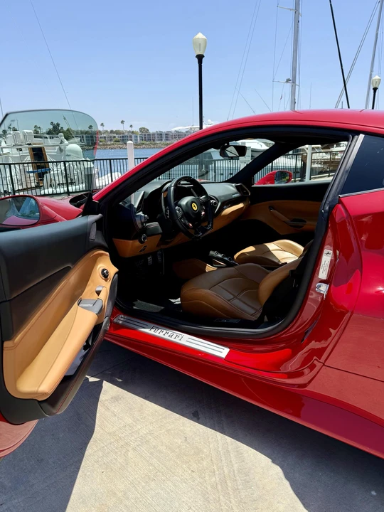 2016 Ferrari 488 GTB - Image 17 of 31