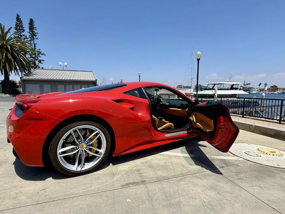 2016 Ferrari 488 GTB - Image 22 of 31