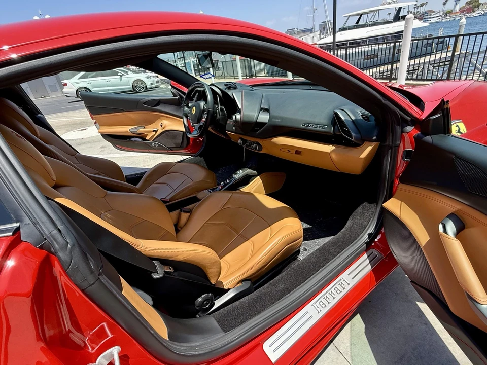 2016 Ferrari 488 GTB - Image 24 of 31