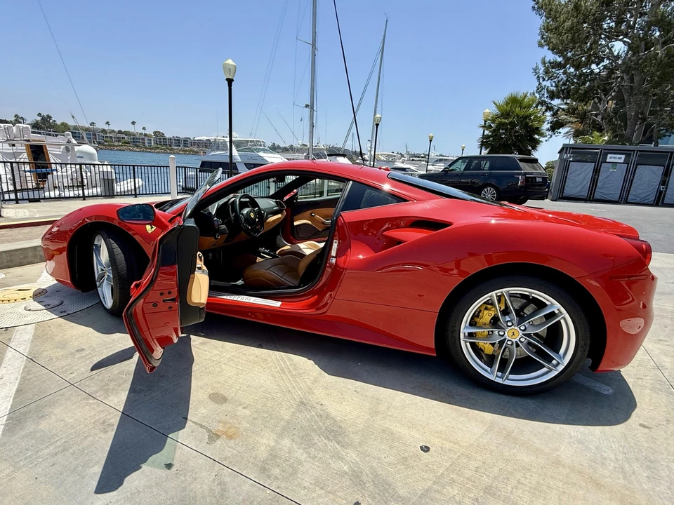 2016 Ferrari 488 GTB - Image 14 of 31