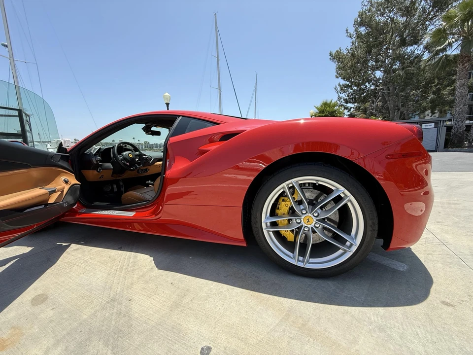 2016 Ferrari 488 GTB - Image 15 of 31