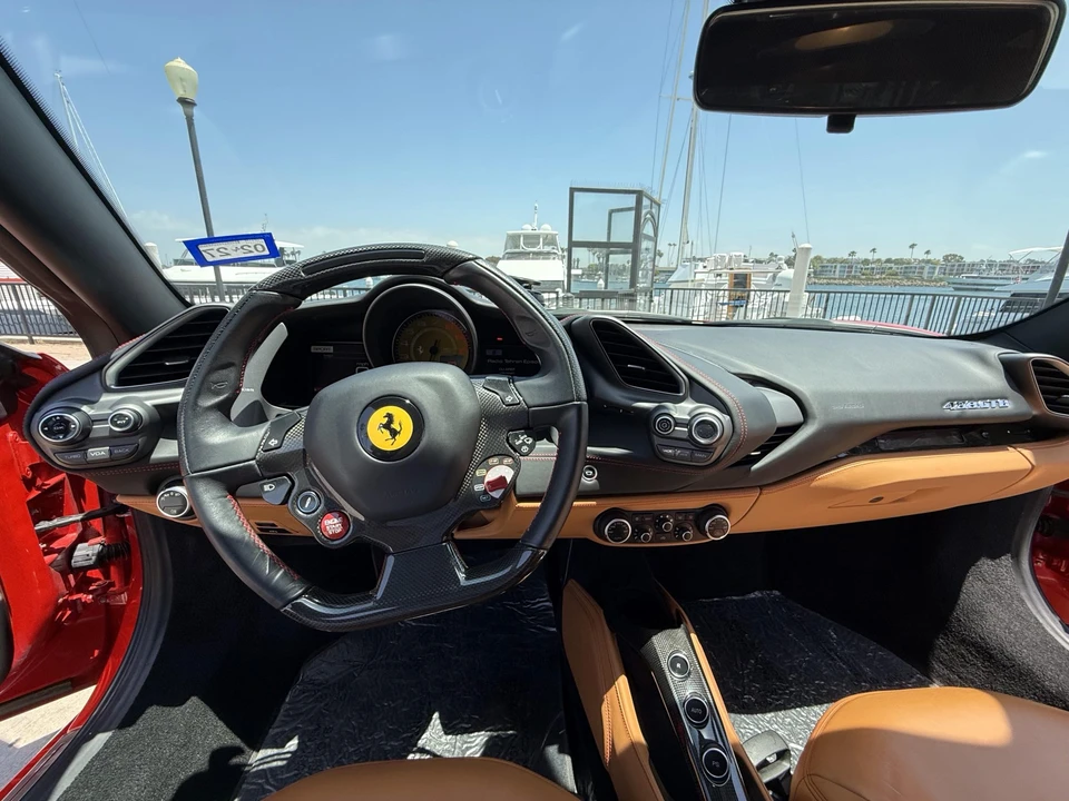 2016 Ferrari 488 GTB - Image 26 of 31
