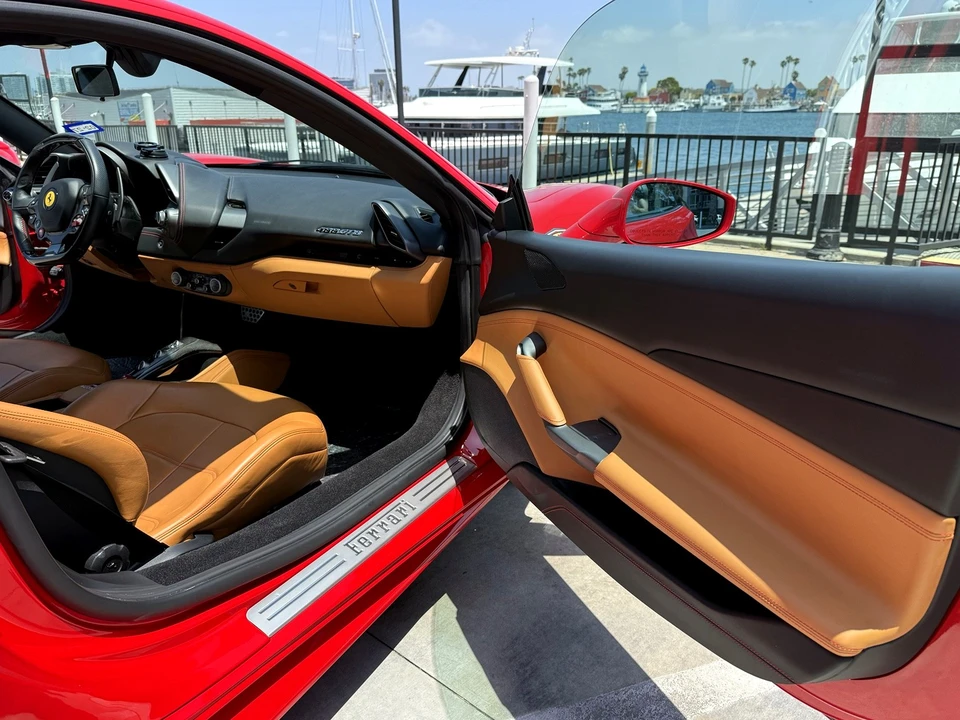 2016 Ferrari 488 GTB - Image 25 of 31