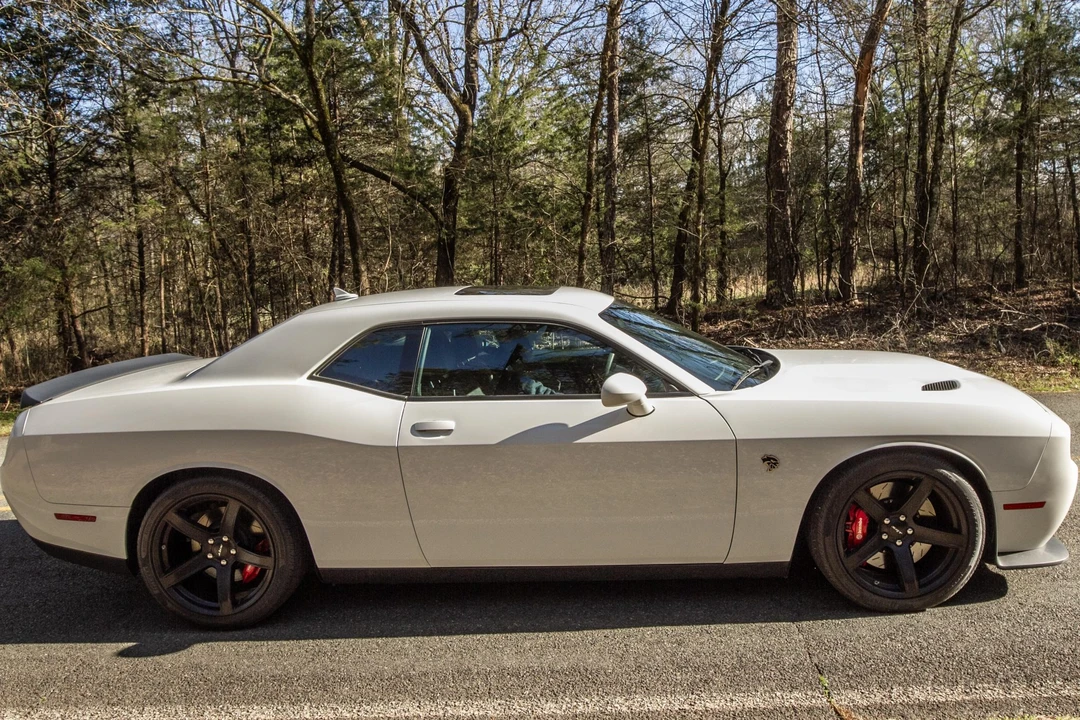 2017 Dodge Challenger SRT Hellcat 3rd Gen - Image 8 of 31