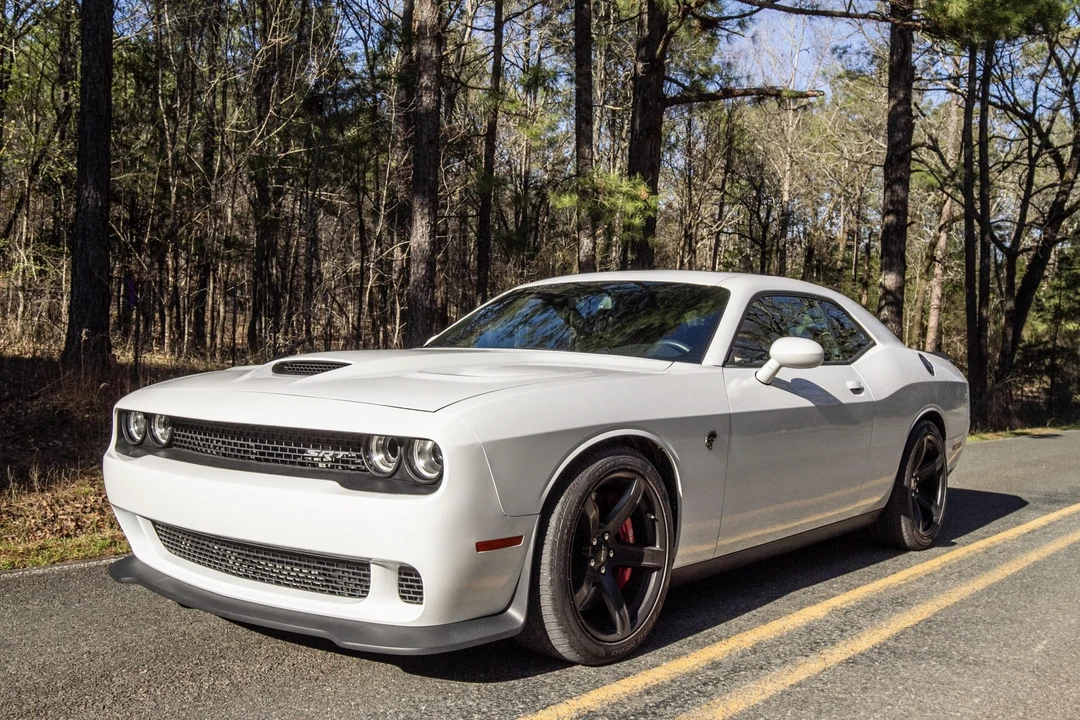 2017 Dodge Challenger SRT Hellcat 3rd Gen - Image 4 of 31