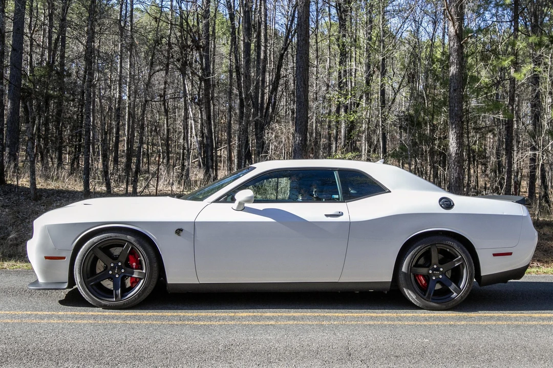 2017 Dodge Challenger SRT Hellcat 3rd Gen - Image 13 of 31