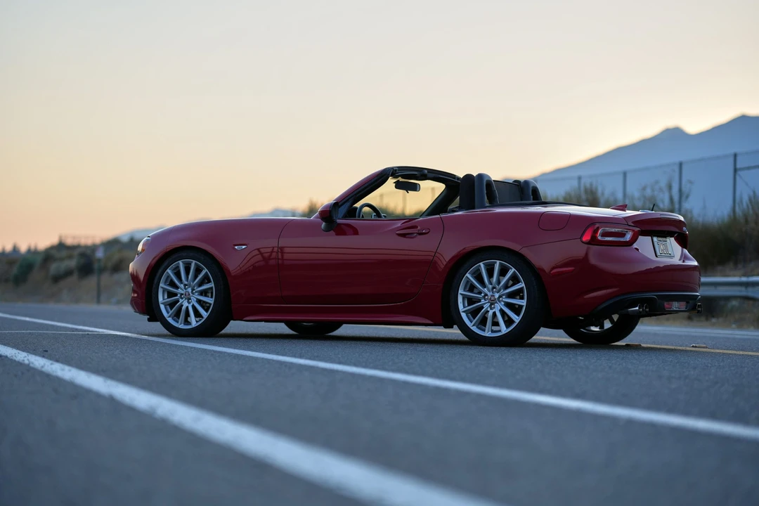 2020 Fiat 124 Spider - Image 17 of 31