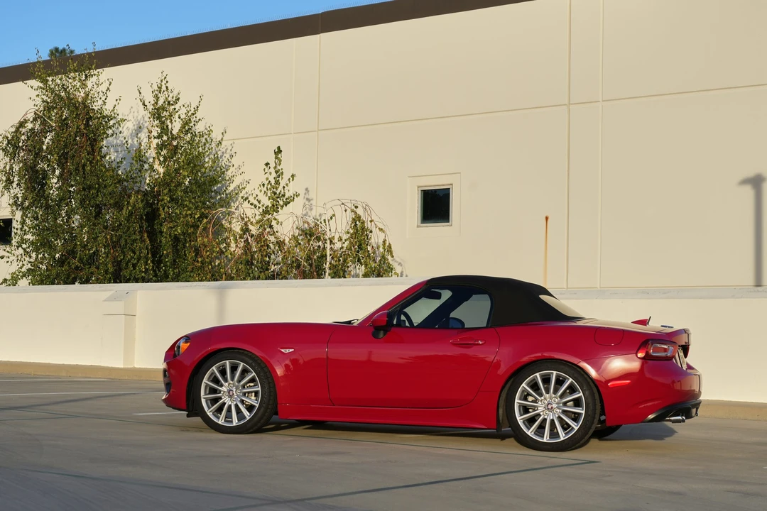2020 Fiat 124 Spider - Image 18 of 31