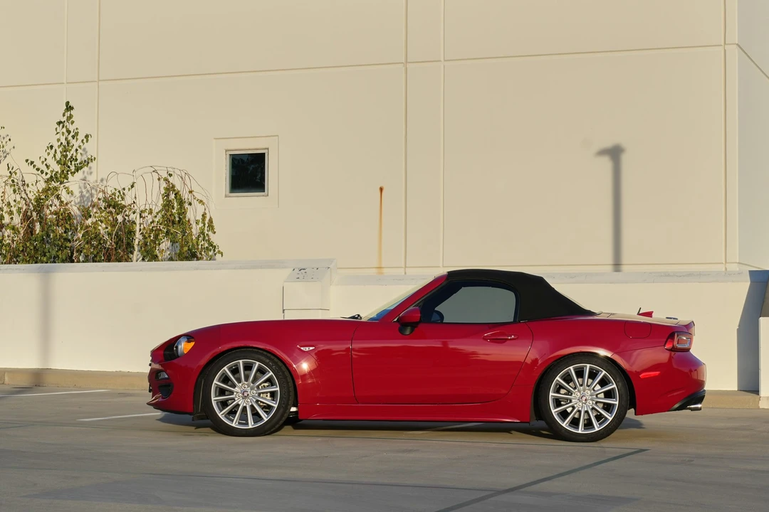 2020 Fiat 124 Spider - Image 15 of 31